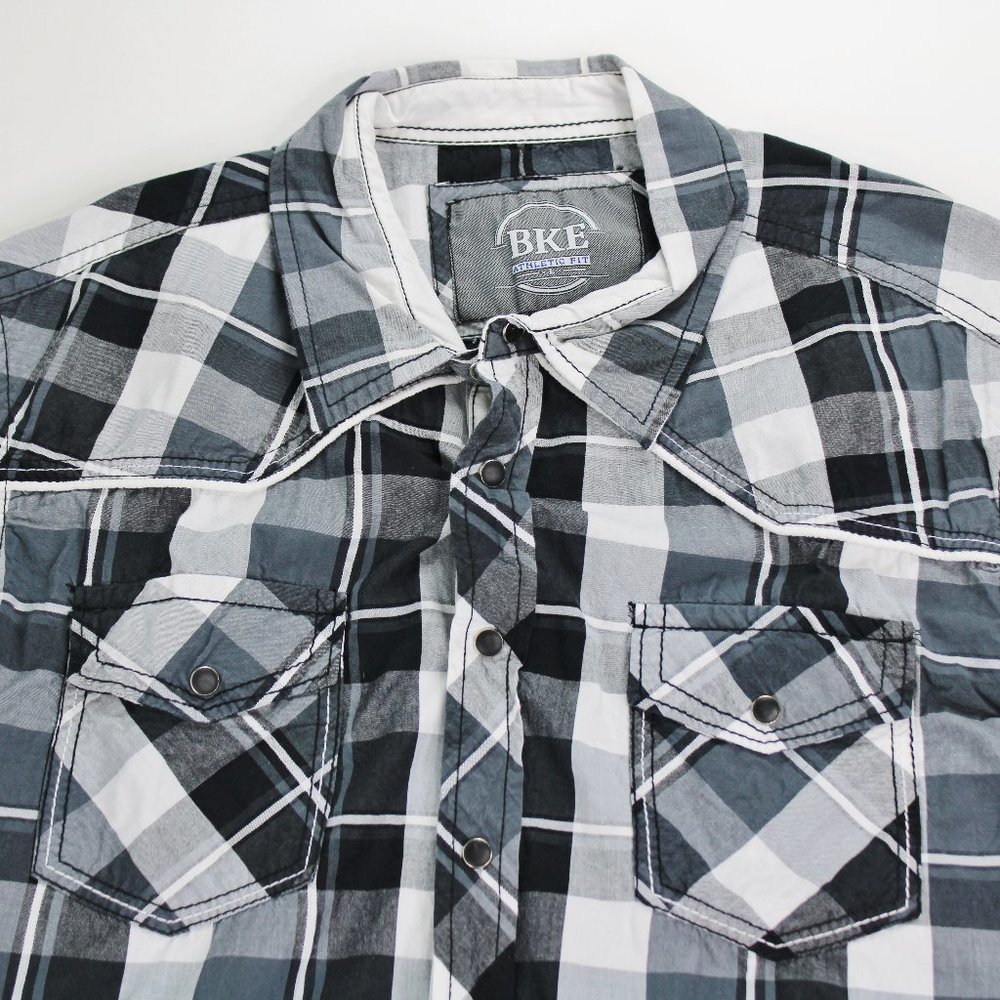 Men's Buckle BKE Black White Plaid Shirt Size Large Athletic Fit Snap Button Top